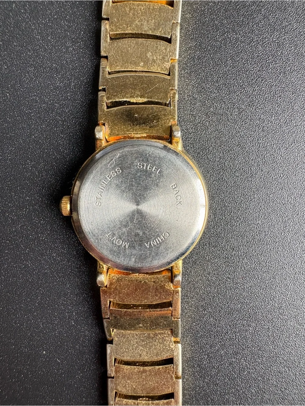 Women’s Vintage Classic Gold Tone Black Dial Quartz Bracelet Watch